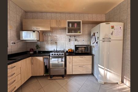 Casa à venda com 178m², 3 quartos e 2 vagas Casa à venda com 178m², 3 quartos e 2 vagasCozinha