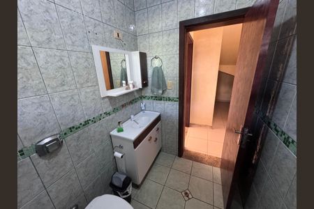 Casa à venda com 178m², 3 quartos e 2 vagas Casa à venda com 178m², 3 quartos e 2 vagasBanheiro Social