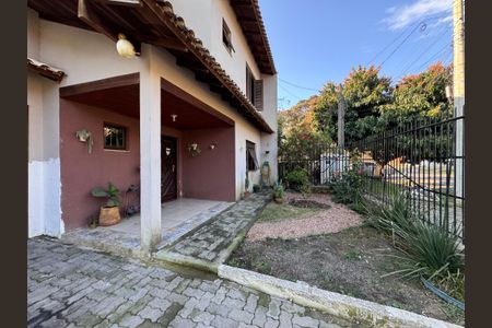 Casa à venda com 178m², 3 quartos e 2 vagas Casa à venda com 178m², 3 quartos e 2 vagasÁrea comum