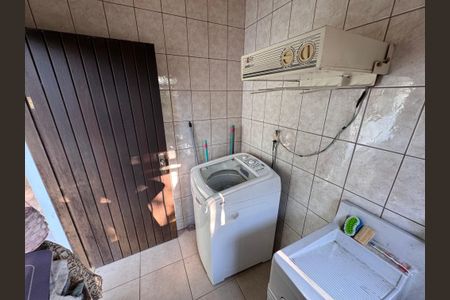 Casa à venda com 178m², 3 quartos e 2 vagas Casa à venda com 178m², 3 quartos e 2 vagasÁrea de Serviço