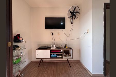 Casa à venda com 178m², 3 quartos e 2 vagas Casa à venda com 178m², 3 quartos e 2 vagasSuíte