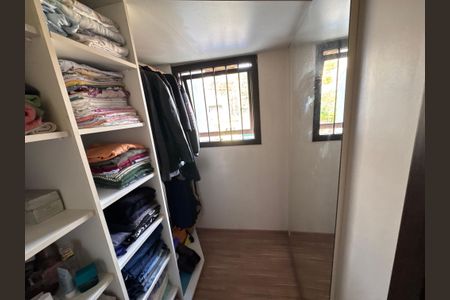 Casa à venda com 178m², 3 quartos e 2 vagas Casa à venda com 178m², 3 quartos e 2 vagasCloset Suíte