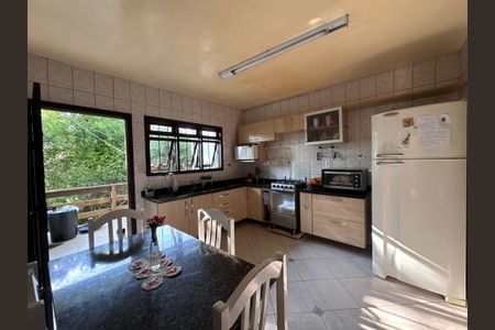 Casa à venda com 178m², 3 quartos e 2 vagas Casa à venda com 178m², 3 quartos e 2 vagasCozinha