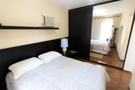 Apartamento à venda com 145m², 2 quartos e 2 vagas Apartamento à venda com 145m², 2 quartos e 2 vagasSuíte