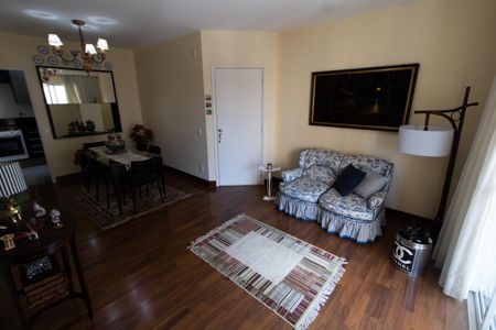 Apartamento à venda com 145m², 2 quartos e 2 vagas Apartamento à venda com 145m², 2 quartos e 2 vagasSala