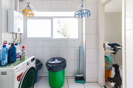 Apartamento à venda com 145m², 4 quartos e 3 vagas Apartamento à venda com 145m², 4 quartos e 3 vagasÁrea de Serviço