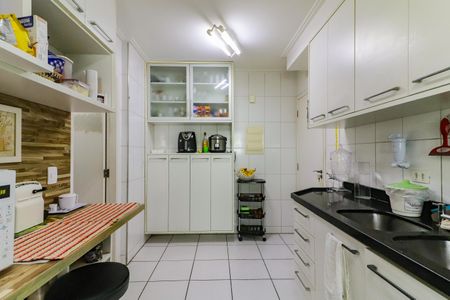 Apartamento à venda com 145m², 4 quartos e 3 vagas Apartamento à venda com 145m², 4 quartos e 3 vagasCozinha