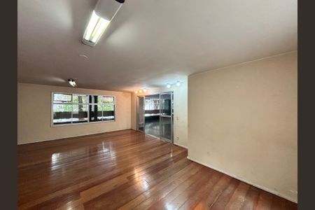 Apartamento à venda com 130m², 3 quartos e 2 vagas Apartamento à venda com 130m², 3 quartos e 2 vagasÁrea comum - salão de festas