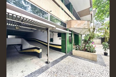 Apartamento à venda com 130m², 3 quartos e 2 vagas Apartamento à venda com 130m², 3 quartos e 2 vagasPortaria