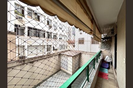 Apartamento à venda com 130m², 3 quartos e 2 vagas Apartamento à venda com 130m², 3 quartos e 2 vagasVaranda da sala