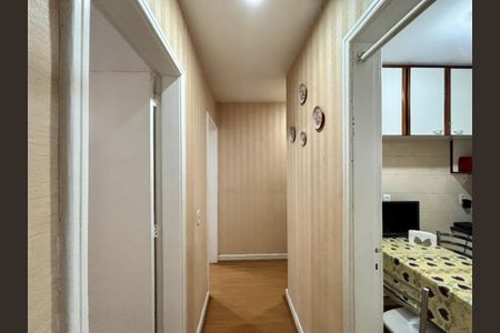 Apartamento à venda com 130m², 3 quartos e 2 vagas Apartamento à venda com 130m², 3 quartos e 2 vagasCorredor