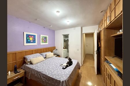 Apartamento à venda com 130m², 3 quartos e 2 vagas Apartamento à venda com 130m², 3 quartos e 2 vagasSuíte