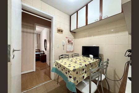 Apartamento à venda com 130m², 3 quartos e 2 vagas Apartamento à venda com 130m², 3 quartos e 2 vagasCozinha