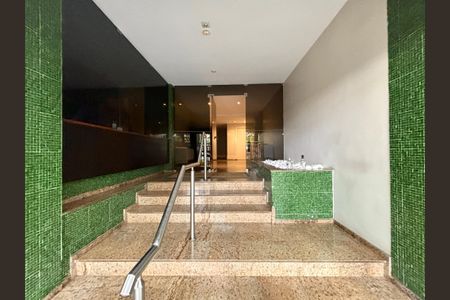 Apartamento à venda com 130m², 3 quartos e 2 vagas Apartamento à venda com 130m², 3 quartos e 2 vagasPortaria