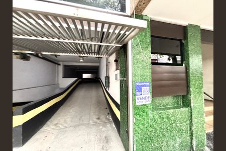 Apartamento à venda com 130m², 3 quartos e 2 vagas Apartamento à venda com 130m², 3 quartos e 2 vagasPlaca