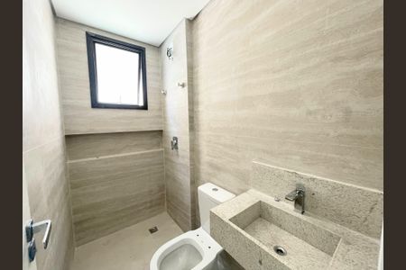 Banheiro social de apartamento à venda com 3 quartos, 183m² em Itapoã, Belo Horizonte