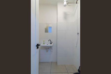 Banheiro de apartamento para alugar com 1 quarto, 21m² em Centro Histórico, Porto Alegre
