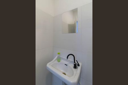 Banheiro de apartamento para alugar com 1 quarto, 21m² em Centro Histórico, Porto Alegre