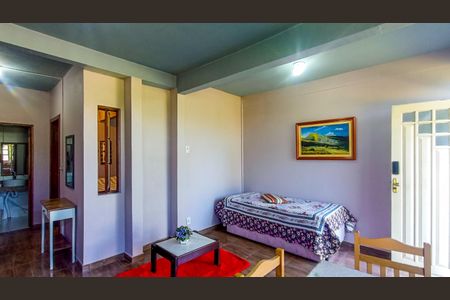 Sala de casa à venda com 1 quarto, 40m² em Vila Nova, Porto Alegre