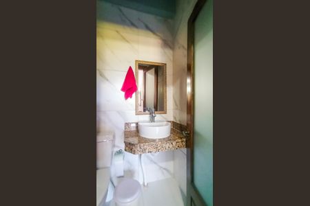 Banheiro de casa à venda com 1 quarto, 40m² em Vila Nova, Porto Alegre