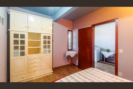 Quarto de casa à venda com 1 quarto, 40m² em Vila Nova, Porto Alegre