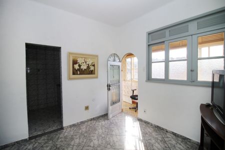 Sala de apartamento para alugar com 1 quarto, 36m² em Olaria, Rio de Janeiro