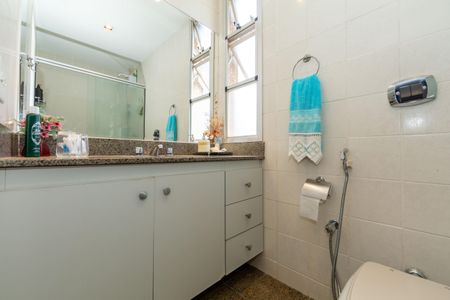 Apartamento à venda com 161m², 3 quartos e 3 vagasBanheiro 2