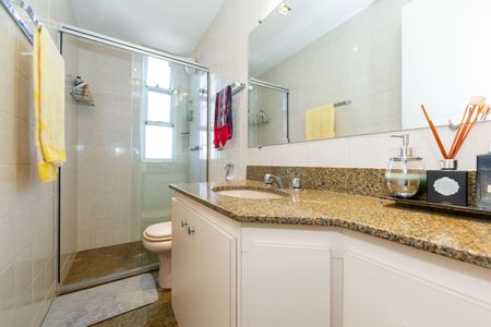 Apartamento à venda com 161m², 3 quartos e 3 vagasBanheiro 1