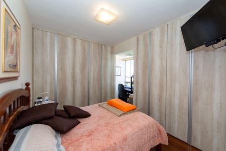 Apartamento à venda com 161m², 3 quartos e 3 vagasQuarto 3