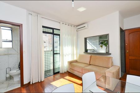 Sala de apartamento para alugar com 1 quarto, 45m² em Carmo, Belo Horizonte