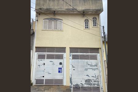 Casa para alugar com 120m², 3 quartos e 2 vagas Casa para alugar com 120m², 3 quartos e 2 vagasFachada