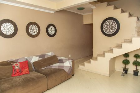 Casa para alugar com 120m², 3 quartos e 2 vagas Casa para alugar com 120m², 3 quartos e 2 vagasSala