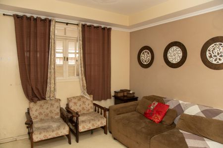 Casa para alugar com 120m², 3 quartos e 2 vagas Casa para alugar com 120m², 3 quartos e 2 vagasSala