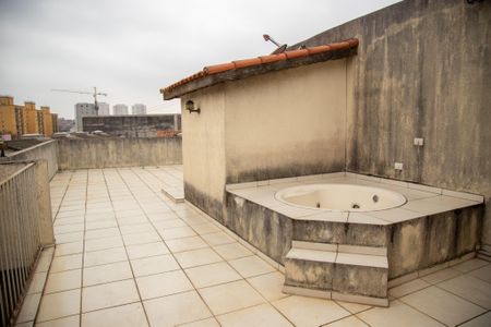 Casa para alugar com 120m², 3 quartos e 2 vagas Casa para alugar com 120m², 3 quartos e 2 vagasÁrea comum - Piscina