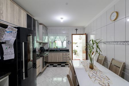 Casa à venda com 150m², 2 quartos e 4 vagas Casa à venda com 150m², 2 quartos e 4 vagasCozinha