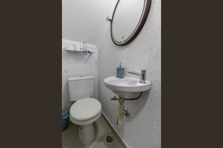 Casa à venda com 150m², 2 quartos e 4 vagas Casa à venda com 150m², 2 quartos e 4 vagasLavabo