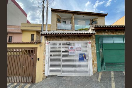 Casa à venda com 150m², 2 quartos e 4 vagas Casa à venda com 150m², 2 quartos e 4 vagasFachada+Placa