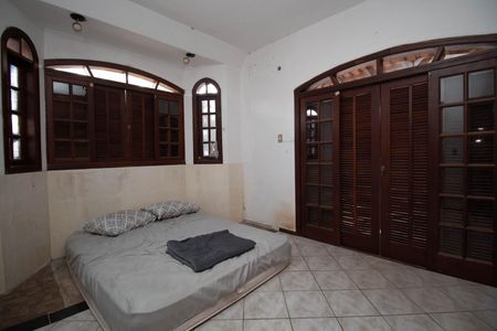 Casa de condomínio para alugar com 400m², 4 quartos e 6 vagasSuíte 