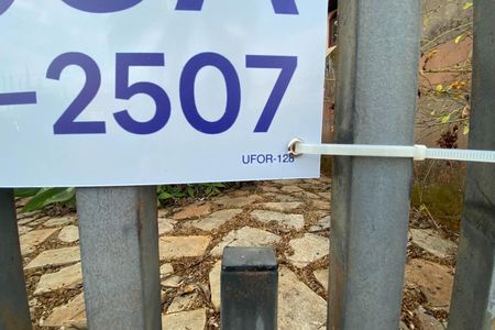 Casa de condomínio para alugar com 400m², 4 quartos e 6 vagasPlaca