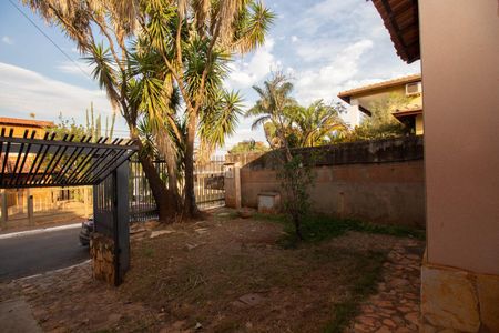 Casa de condomínio para alugar com 400m², 4 quartos e 6 vagasJardim