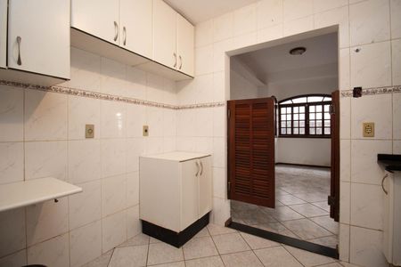 Casa de condomínio para alugar com 400m², 4 quartos e 6 vagasCozinha