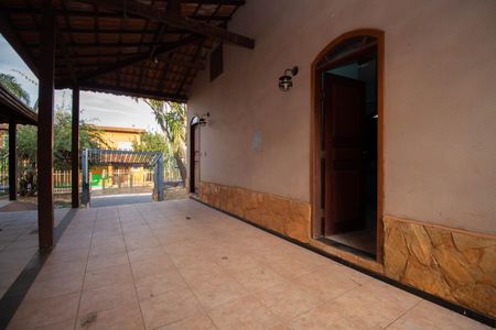 Casa de condomínio para alugar com 400m², 4 quartos e 6 vagasGaragem