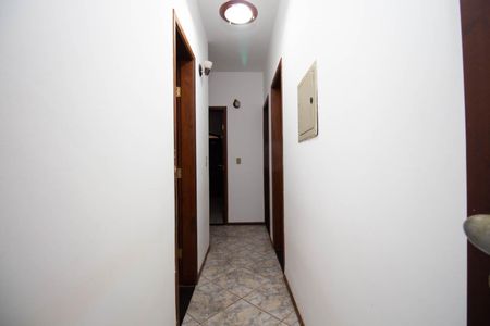 Casa de condomínio para alugar com 400m², 4 quartos e 6 vagasCorredor