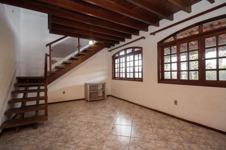 Casa de condomínio para alugar com 400m², 4 quartos e 6 vagasSala 1