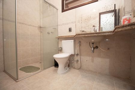 Casa de condomínio para alugar com 400m², 4 quartos e 6 vagasBanheiro Social