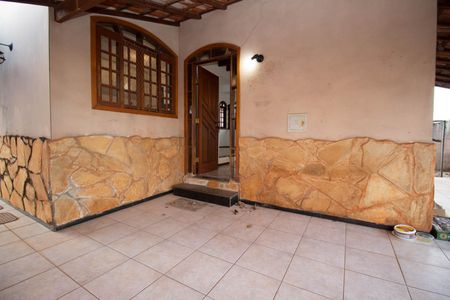 Casa de condomínio para alugar com 400m², 4 quartos e 6 vagasGaragem