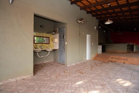 Casa de condomínio para alugar com 400m², 4 quartos e 6 vagasChurrasqueira