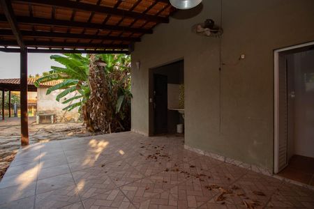 Casa de condomínio para alugar com 400m², 4 quartos e 6 vagasChurrasqueira