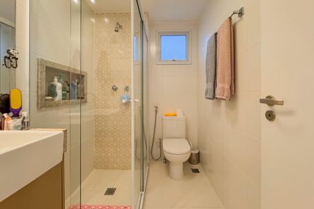 Apartamento à venda com 106m², 3 quartos e 2 vagas Apartamento à venda com 106m², 3 quartos e 2 vagasBanheiro da Suíte