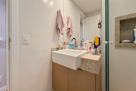 Apartamento à venda com 106m², 3 quartos e 2 vagas Apartamento à venda com 106m², 3 quartos e 2 vagasBanheiro da Suíte